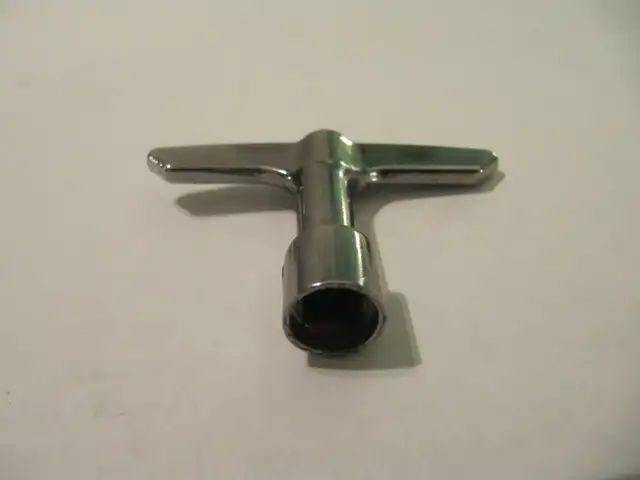 Vintage Pearl Nickel Snare Drum Tuning Tightening Keys WithPouch in Drums & Percussion in Mississauga / Peel Region - Image 5