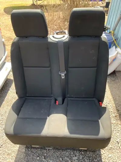 Banc de sprinter 450-634-2177, View more