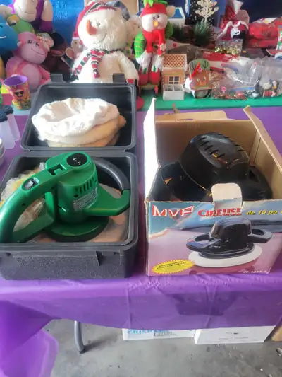 2 Car Polishers. $20/each or both for $30