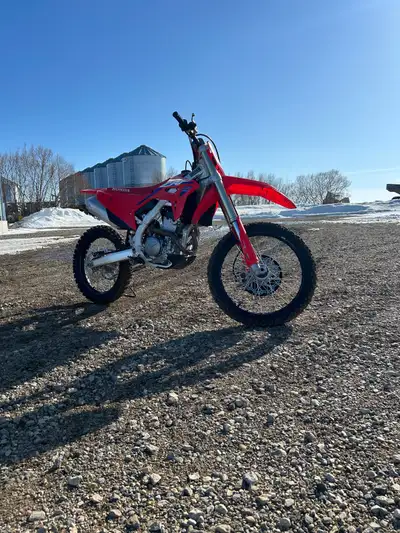 Runs and drives great in very good shape has low hours if interested call or text 306 231 6789