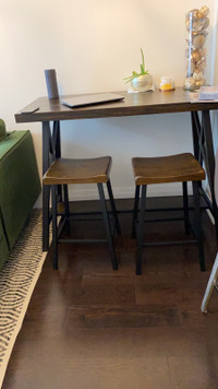 Solid wood counter table w/ matching 2 stools 