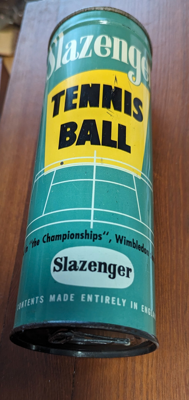 BALLE TENNIS (SCELLÉ) in Arts & Collectibles in Longueuil / South Shore