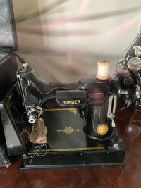 Vintage Singer 221 Sewing Machine Featherweigh