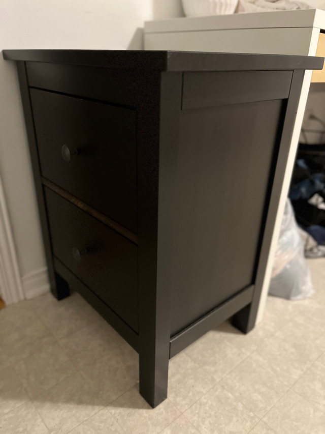 Nightstand  dans Commodes et armoires  à Laval/Rive Nord - Image 3