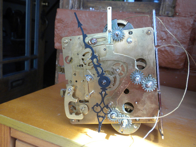 Selling Urgos Clock movement model UW32071B in Arts & Collectibles in City of Toronto