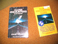 2 LIVRES DE COLLECTION - CLOSE ENCOUNTERS OF THE THIRD KIND