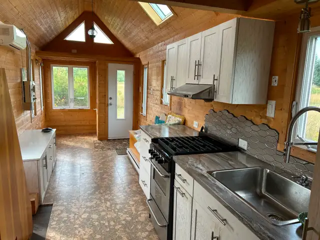 Luxury Tiny House For Sale in Park Models in Bathurst - Image 6