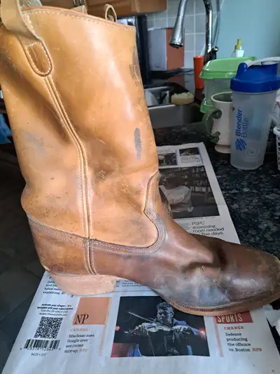 Men's size 11 Kodiak Insulated boots, View more