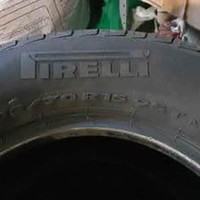 Pneus 4 saisons Pirelli, vient d'une Kia Soul, Pirelli P4 205 70