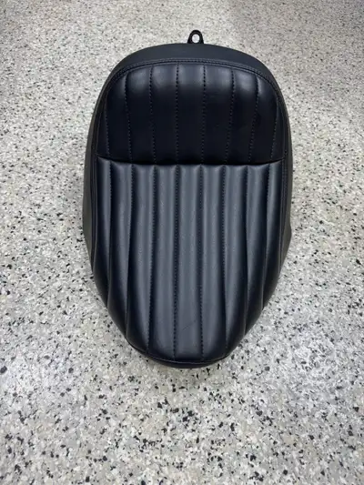 Factory street bob seat off of a 2019.