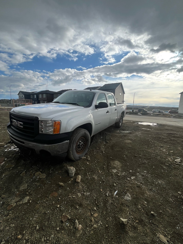 2012 GMC Sierra 1500 4WD in Cars & Trucks in Calgary
