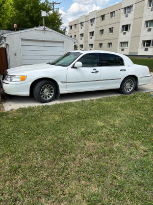 2000 Lincoln Town Car