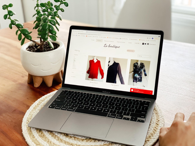 Friperie de  luxe en ligne \Luxury thrift store online dans Articles multiples  à Ville de Montréal - Image 2