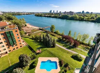 Magnifique Condo avec vue sur l’eau! Garage!