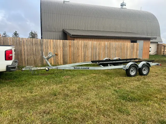 Road Runner Boat Trailer, 21ft to 24ft boat in Powerboats & Motorboats in Regina - Image 5