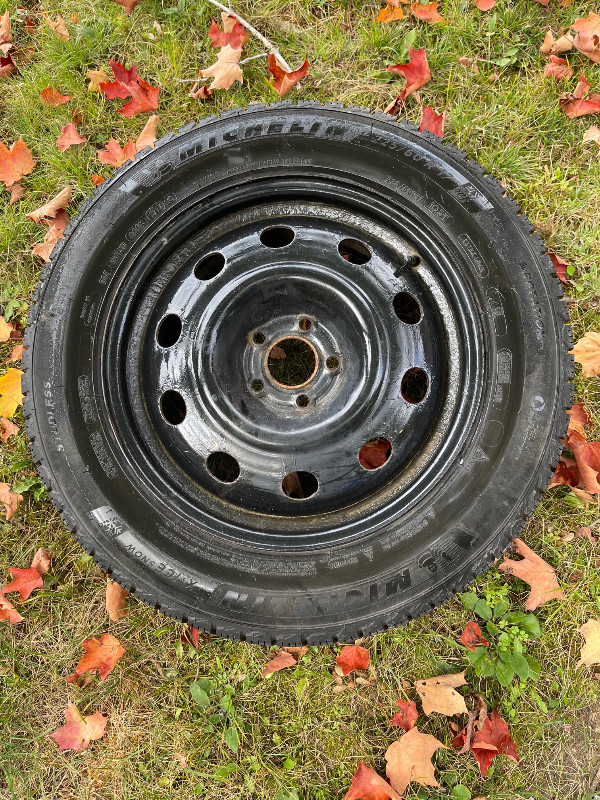 225/60R17- Michelin Winter Tires with Steel Rims in Tires & Rims in Muskoka