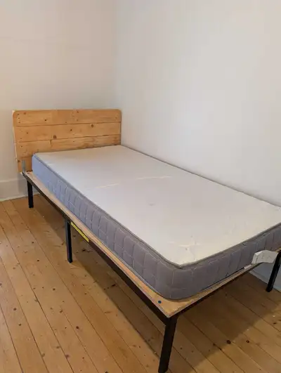 Lit simple / Single Bed, View more