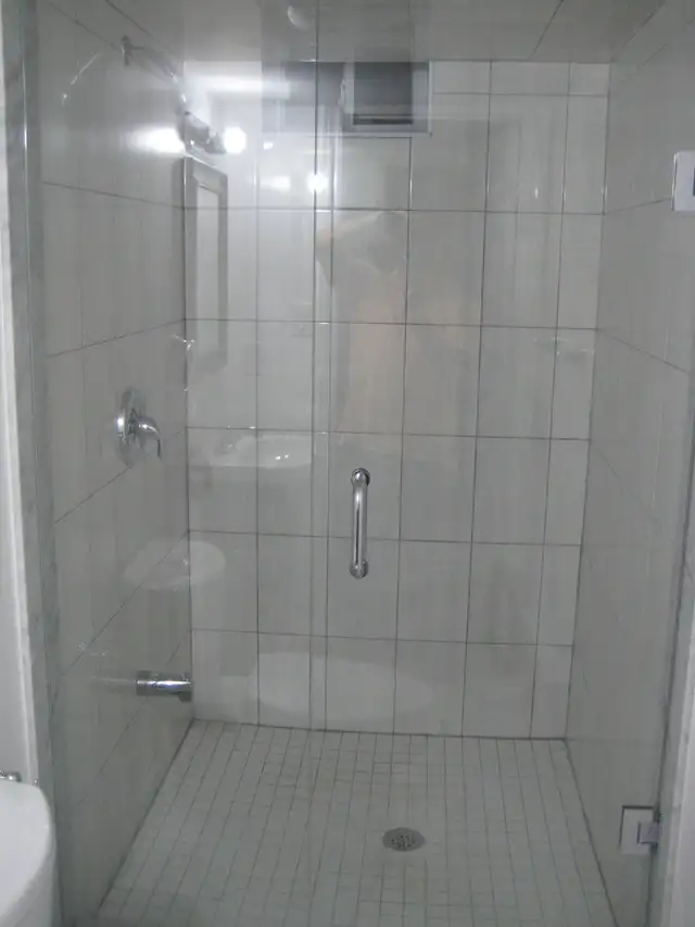 Two bad room basement apt for rent in Long Term Rentals in City of Toronto - Image 10