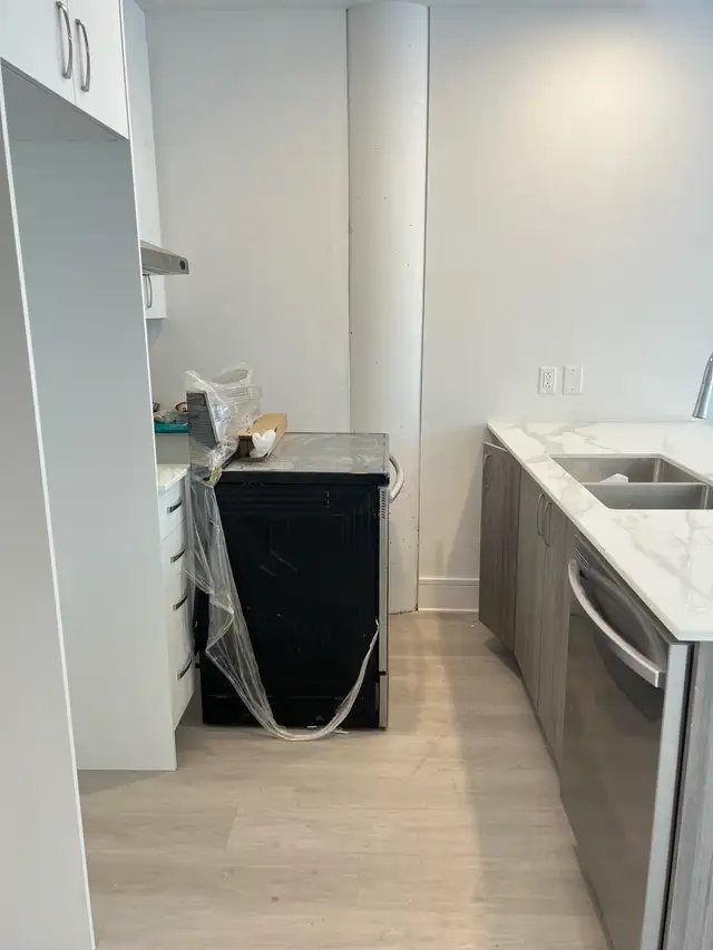 1 Bedroom | 1 Bathroom in Other in City of Montréal - Image 5