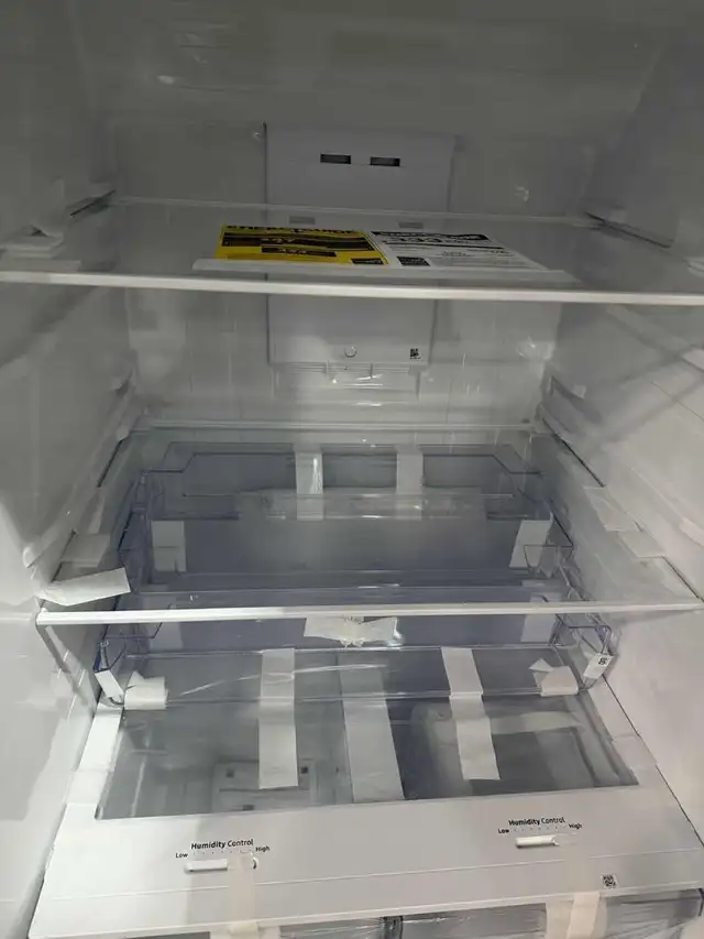 Econoplus Halifax Big Sale Samsung Fridge 30in Upper Freezer in Refrigerators in City of Halifax - Image 5