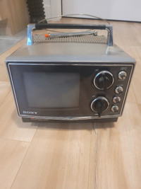 Radio sony model KV-5100