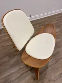Shell chair 