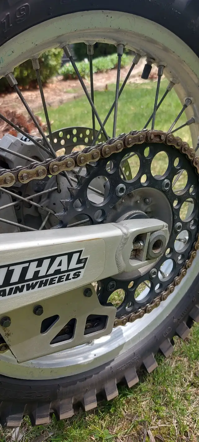 Yamaha YZ250 2 Stroke 04 Full Restoration in Dirt Bikes & Motocross in Peterborough - Image 9