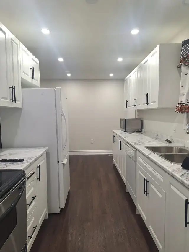 room for rent  in Room Rentals & Roommates in Kawartha Lakes - Image 5