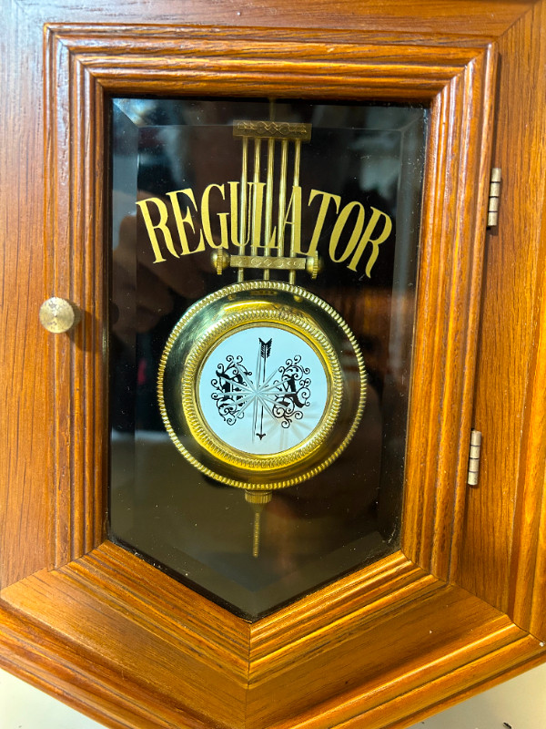 Regulator Clock in Home Décor & Accents in Markham / York Region - Image 3