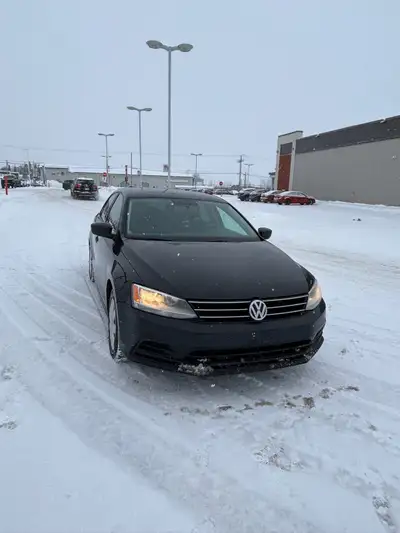 Je vends ma Volkswagen Jetta 2017 Trendline+, moteur 1.4 TSI turbo, transmission automatique. Voitur...