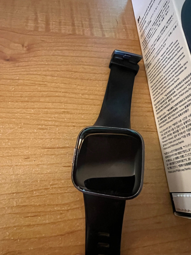 Fitbit Versa 2 in Jewellery & Watches in Leamington - Image 2