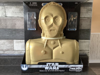 STAR WARS TRILOGY C3PO CARRYING CASE WITH TWO FIGURES