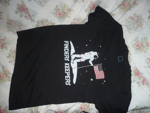 shirt: Astronaut Medium adult Mens in Men's in Cambridge - Image 3