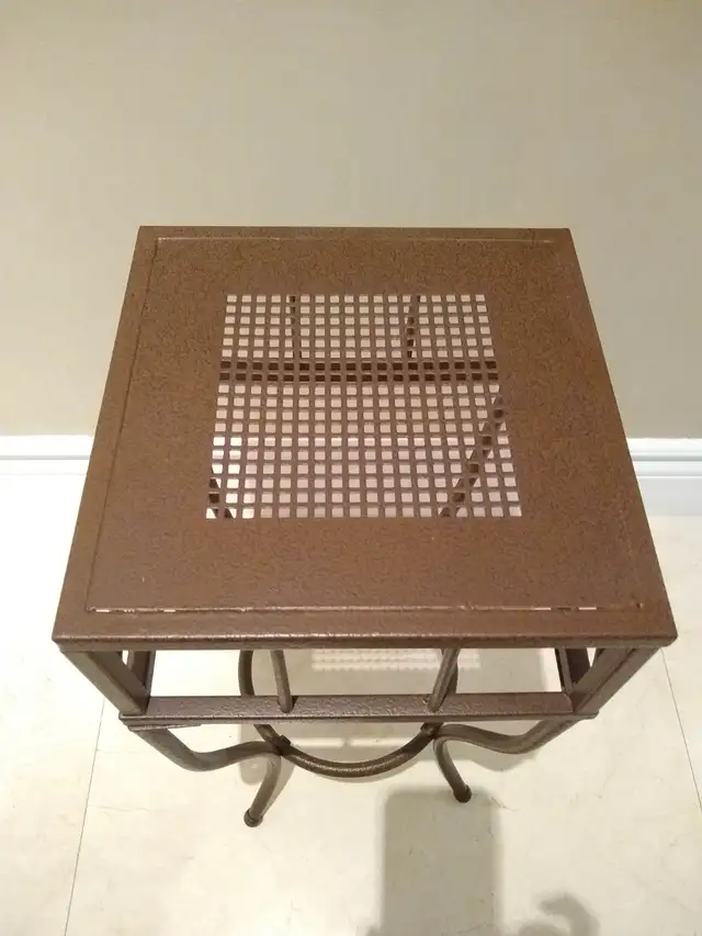 ✅ Metal Plant Stand in bronze62863731305729123