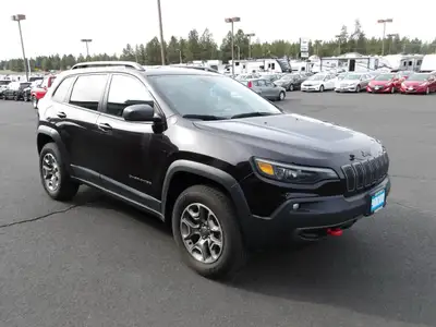 Jeep Cherokee Trailhawk 2021 – 139 500 km Je mets en vente mon Jeep Cherokee Trailhawk 2021 avec 139...