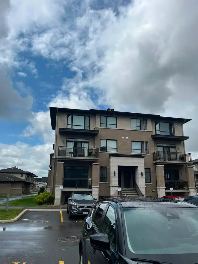 Apartment  in Room Rentals & Roommates in Ottawa - Image 9