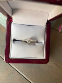 Polar Ice Diamond engagement ring