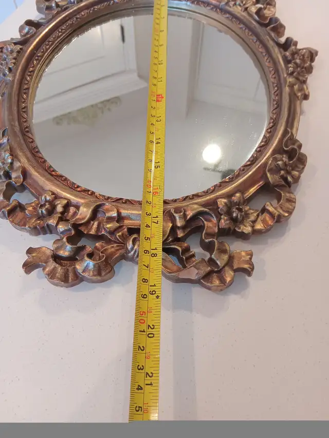 Vintage Ornate Gold Oval Bow and Floral Mirror Hollywood Regency in Home Décor & Accents in Calgary - Image 6