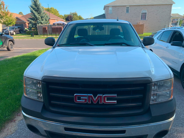 2010 GMC Sierra 1500 RWD Automatic Reg Cab long box Long Bed in Cars & Trucks in Oshawa / Durham Region - Image 3