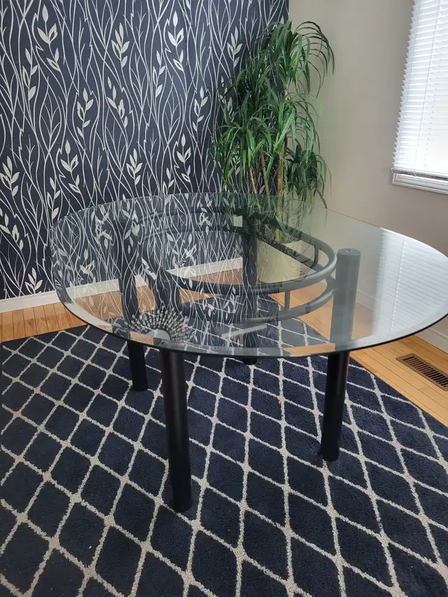 Glass Dining table & 4 chairs in Dining Tables & Sets in Kingston - Image 6