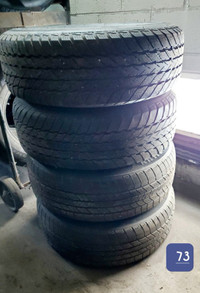 215/70R15 4 pneus montés sur rimes (73)