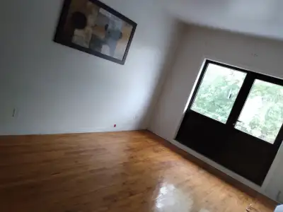 spacious 3 1/2, 4 1/2 for rent, heating and hot water included