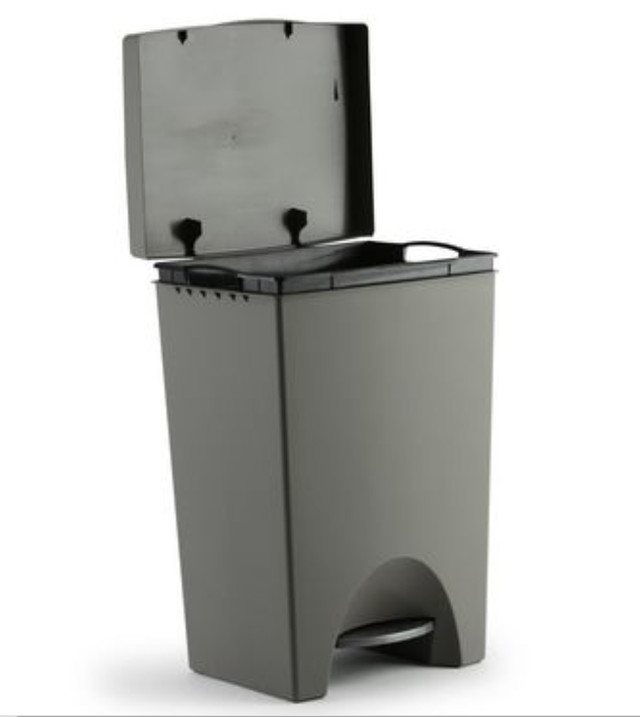 New Big Modern Grey 50L Step On Indoor Trash Can | Other | Mississauga /  Peel Region | Kijiji