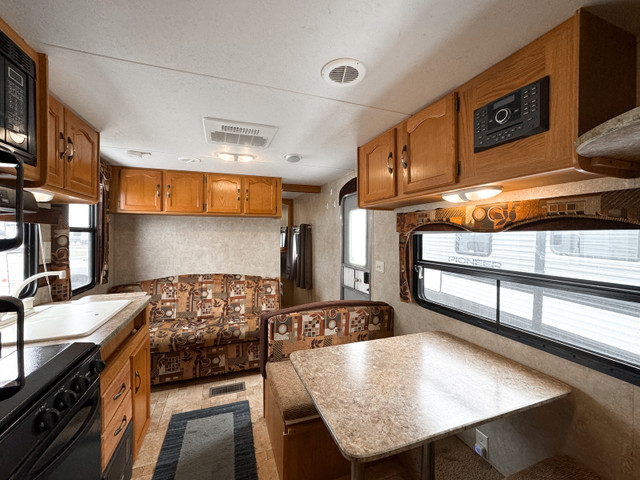 Keystone Springdale 260 - Bunks + Lithium Battery and Upgrades in Travel Trailers & Campers in Calgary - Image 4