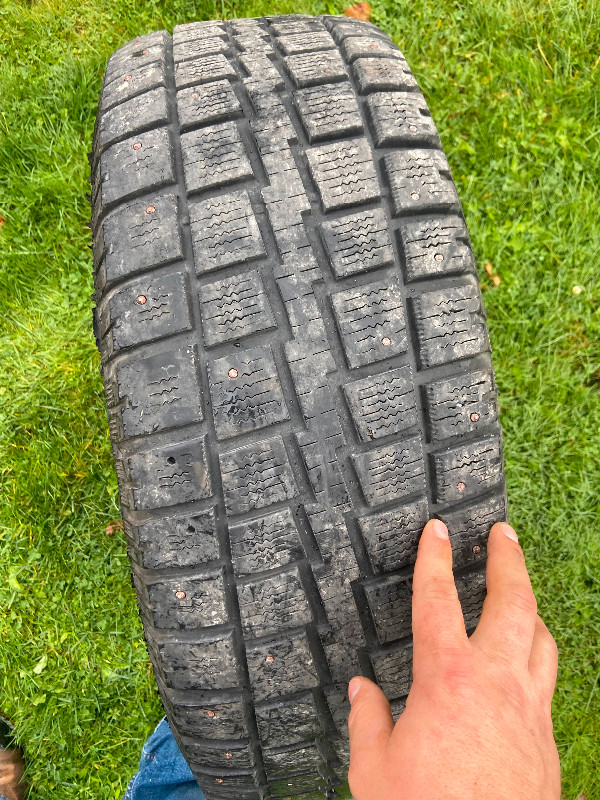 265 75 r16 studded winter tires in Tires & Rims in Bedford - Image 2