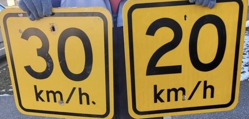 5 VINTAGE LOCAL TRAFFIC SIGNS - 20 KMS / 30 KMS / NO-EXIT-ONLY | Arts ...