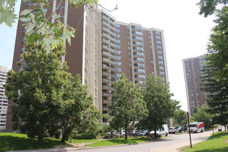 3 Bedroom Don Mills & Eglinton Long Term Rentals City of Toronto