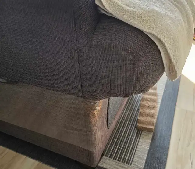 Free Loveseat Available Pick Up in Waterdown in Couches & Futons in Hamilton - Image 4
