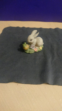 OBO Vintage Small Russ Berrie 13977 Rabbit with Frog on Mushroom
