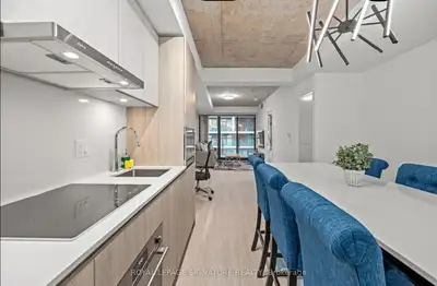 BRAND NEW MASSIVE  BED 2 BATH 1000+ SQ FT AT YONGE-DUNDAS 2699$!